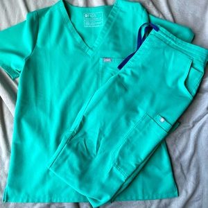 Figs Surgical Green Scrubs